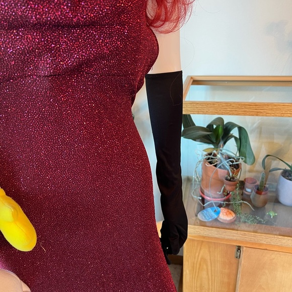 Perfect Jessica Rabbit Costume/Cosplay - Picture 7 of 11